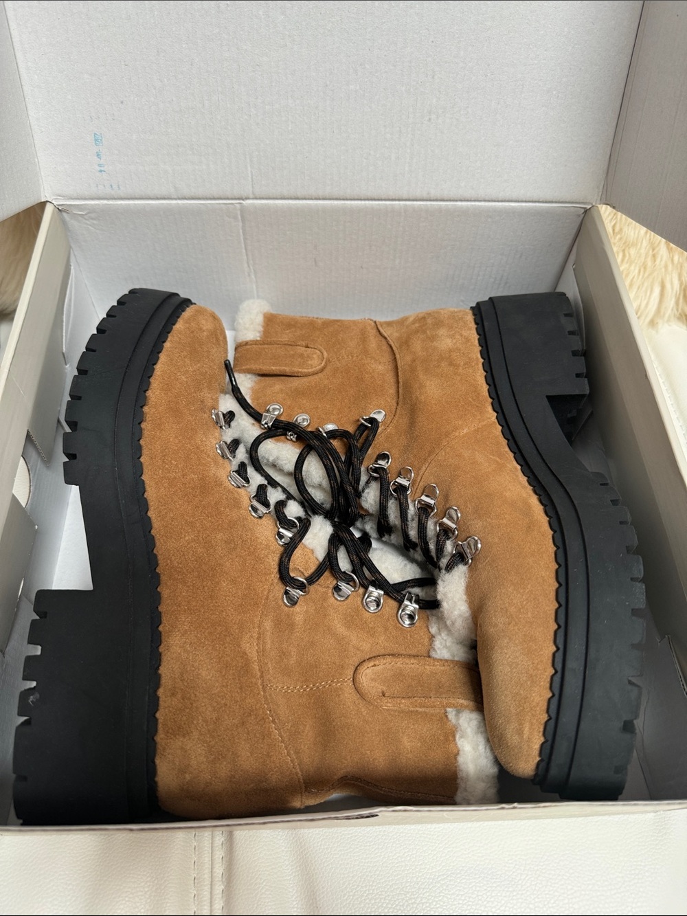 Marc Fisher Women’s 9.5 Suede Shearling-Lined Hiker winter Boots in Chestnut